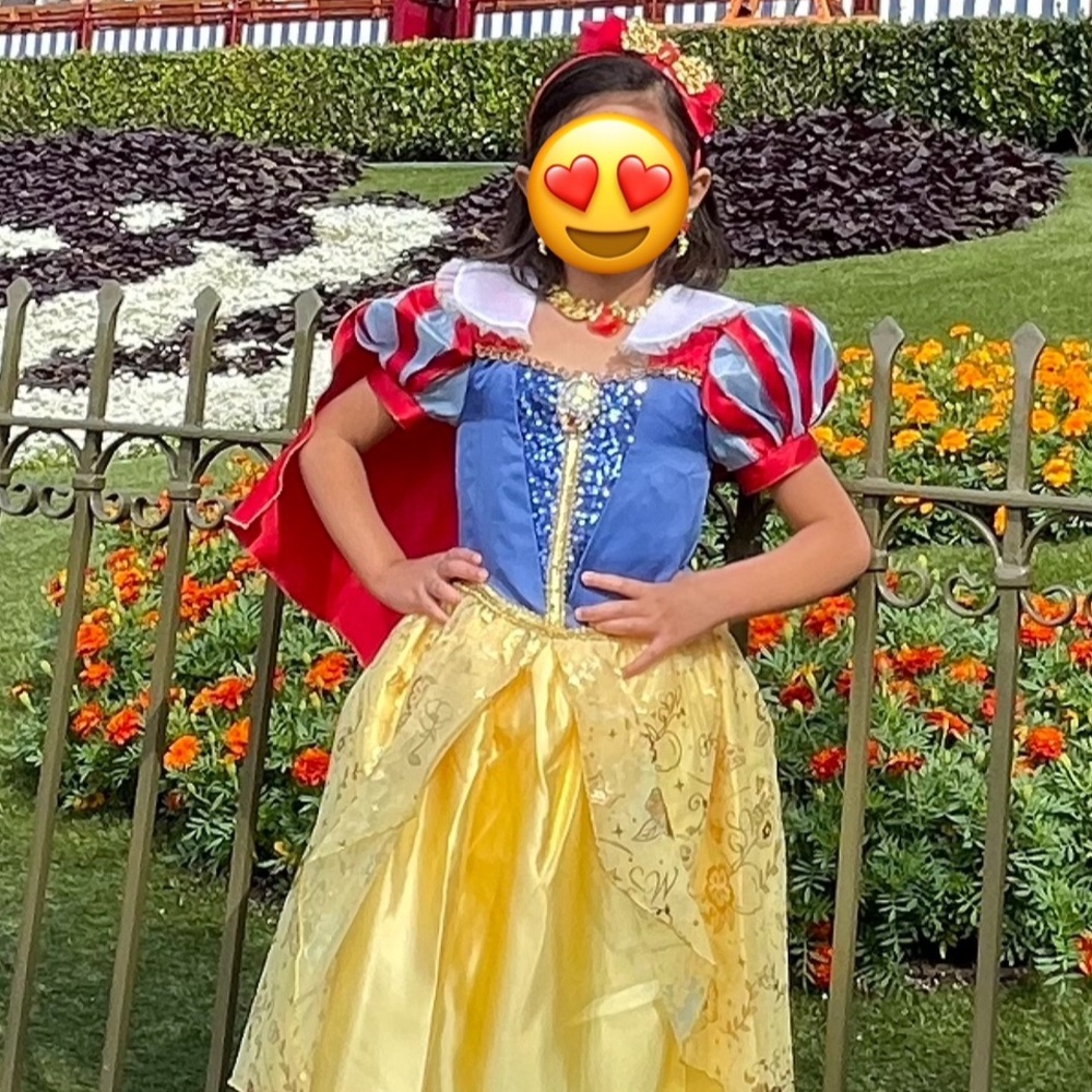 Complete set of Snow White Disney costume-5 years
